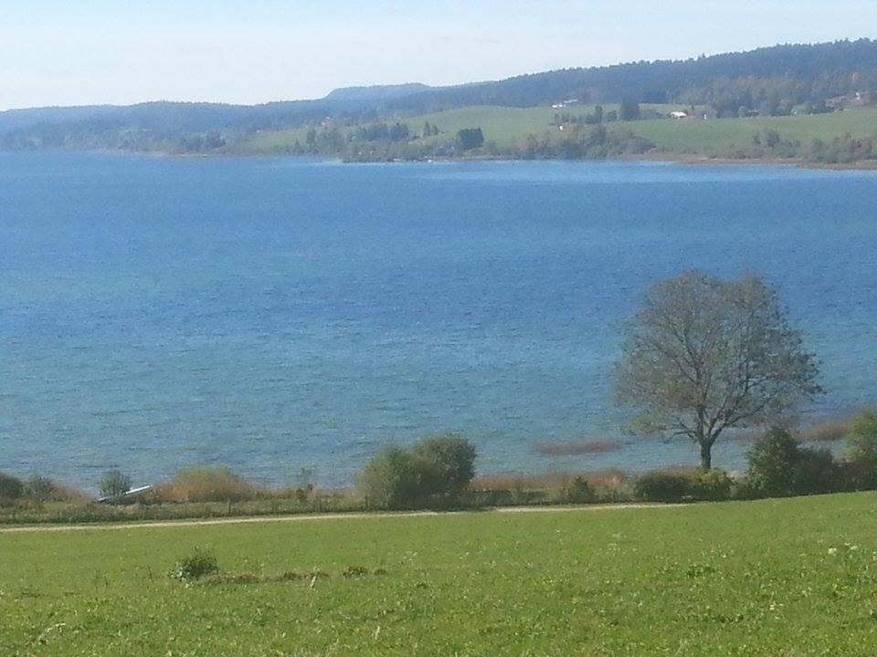 L'Ecrin Du Lac Saint-Point-Lac Exterior foto
